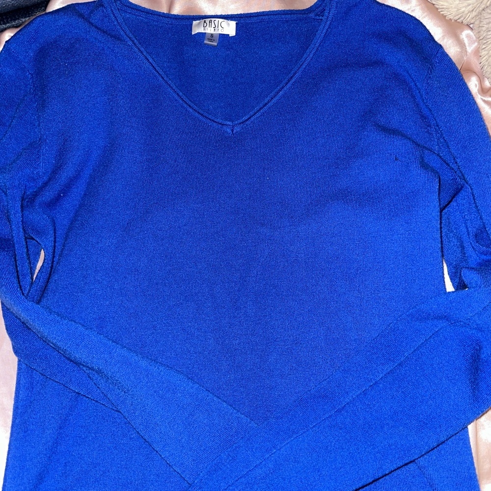 Basic Milano Women’s V-Neck Long Sleeve Blue Shirt Size Small